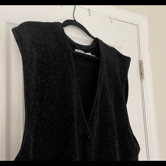 Unisex Black Sweater Vest - Picture 2 of 3